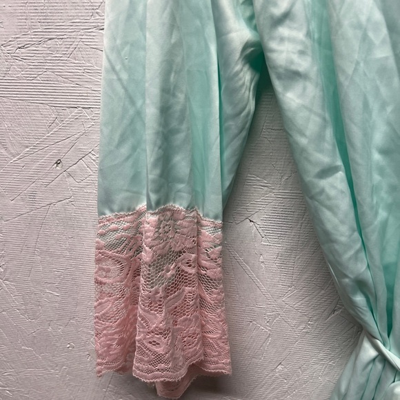 Macbeth Collection Liquorish satin blossom robe in mint and pink NWT sz Large - Picture 8 of 8